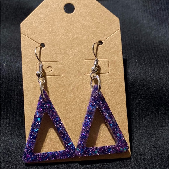 Resin - Picture 3 of 5